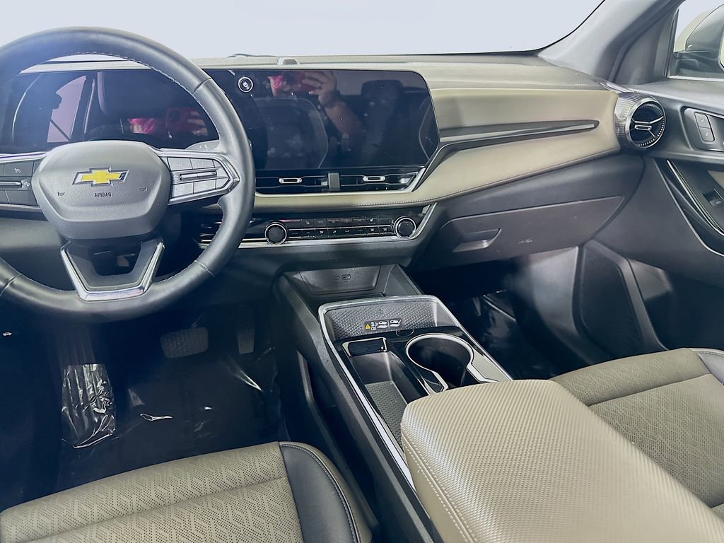 Used 2025 Chevrolet Equinox LT w/ Convenience Package II image 18