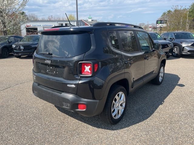 Used 2017 Jeep Renegade Latitude w/ Popular Equipment Group AWD/4WD image 5
