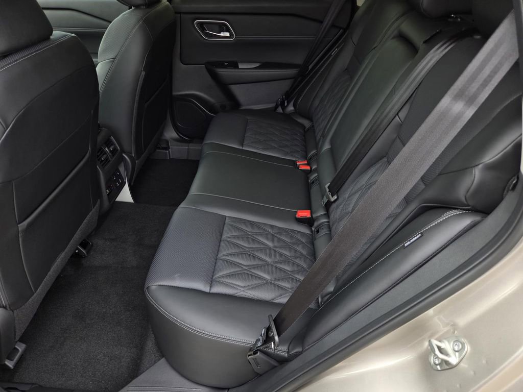 New 2026 Nissan Rogue Platinum w/ Platinum Premium Package image 13