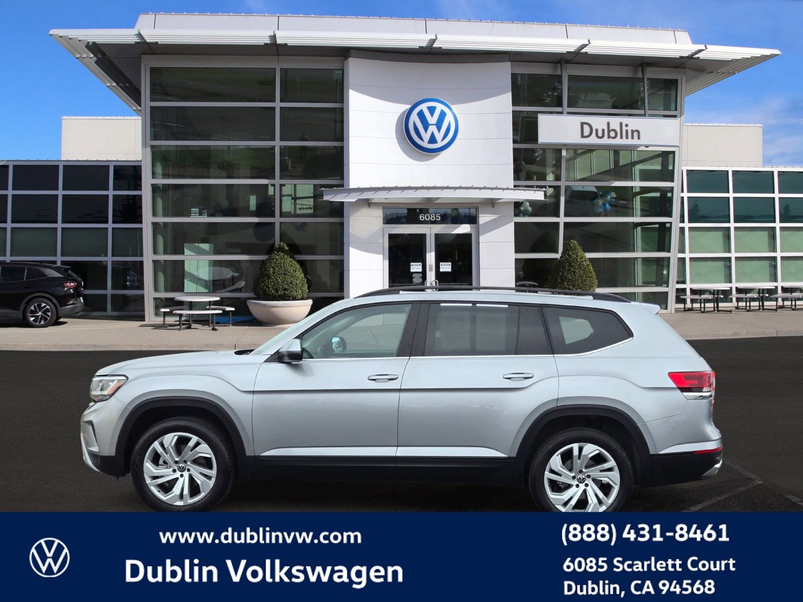 Used 2023 Volkswagen Atlas SE w/ Panoramic Sunroof Package image 7