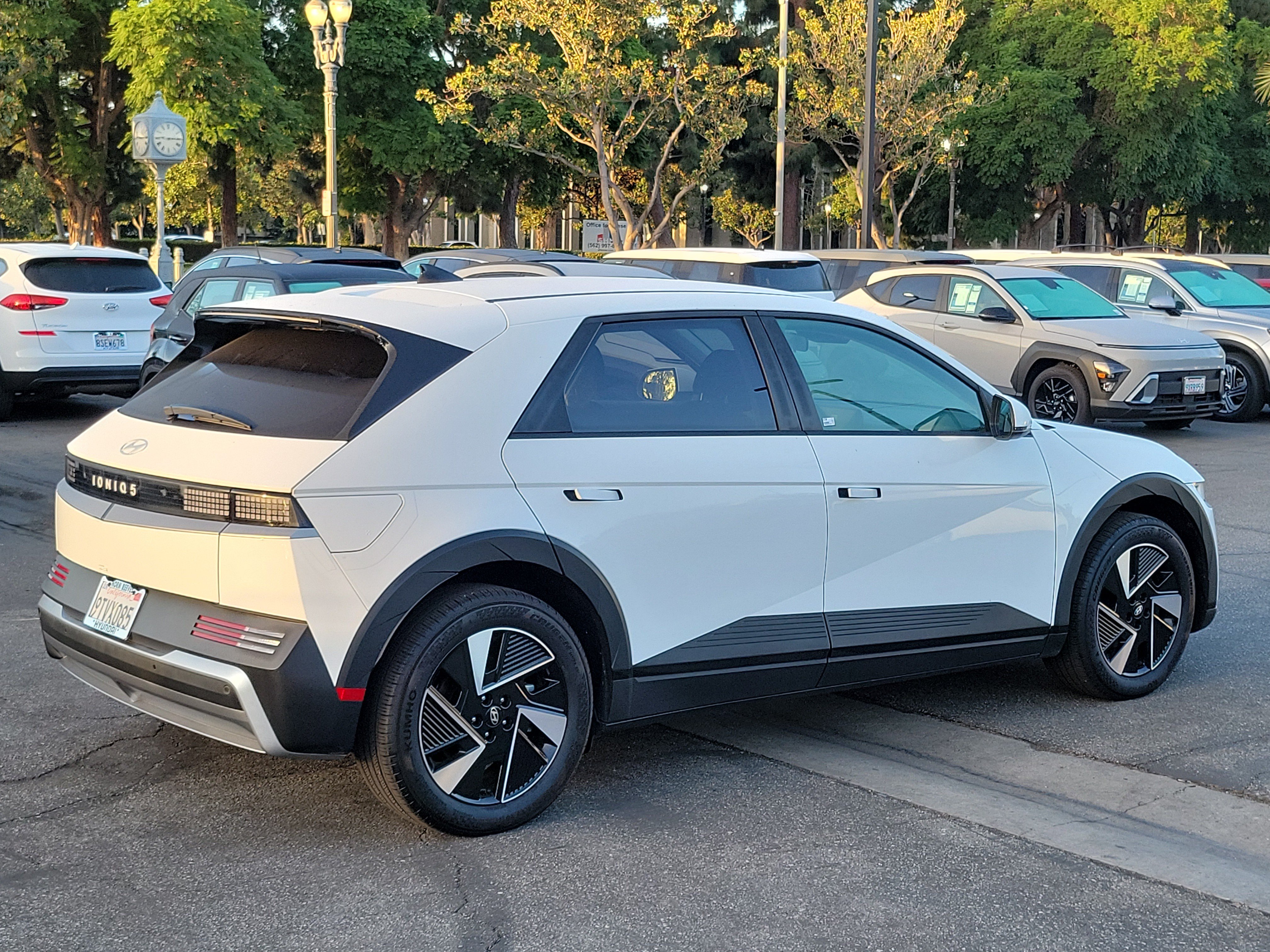 Certified 2025 Hyundai Ioniq 5 SE RWD image 2