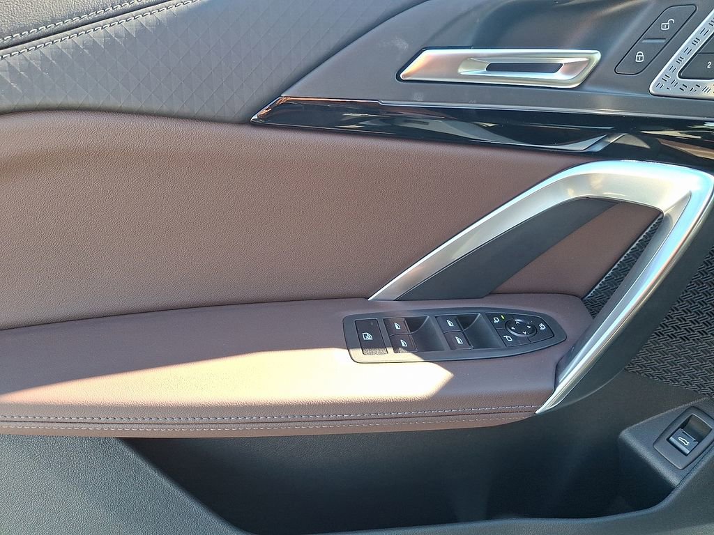 Used 2025 BMW X2 xDrive28i w/ Premium Package image 10