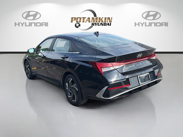 Certified 2025 Hyundai Elantra SEL FWD image 7