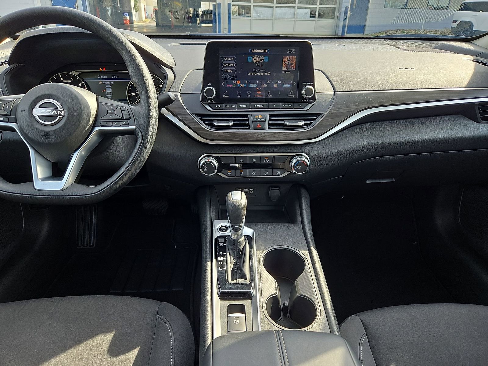 Used 2025 Nissan Altima 2.5 SV image 10