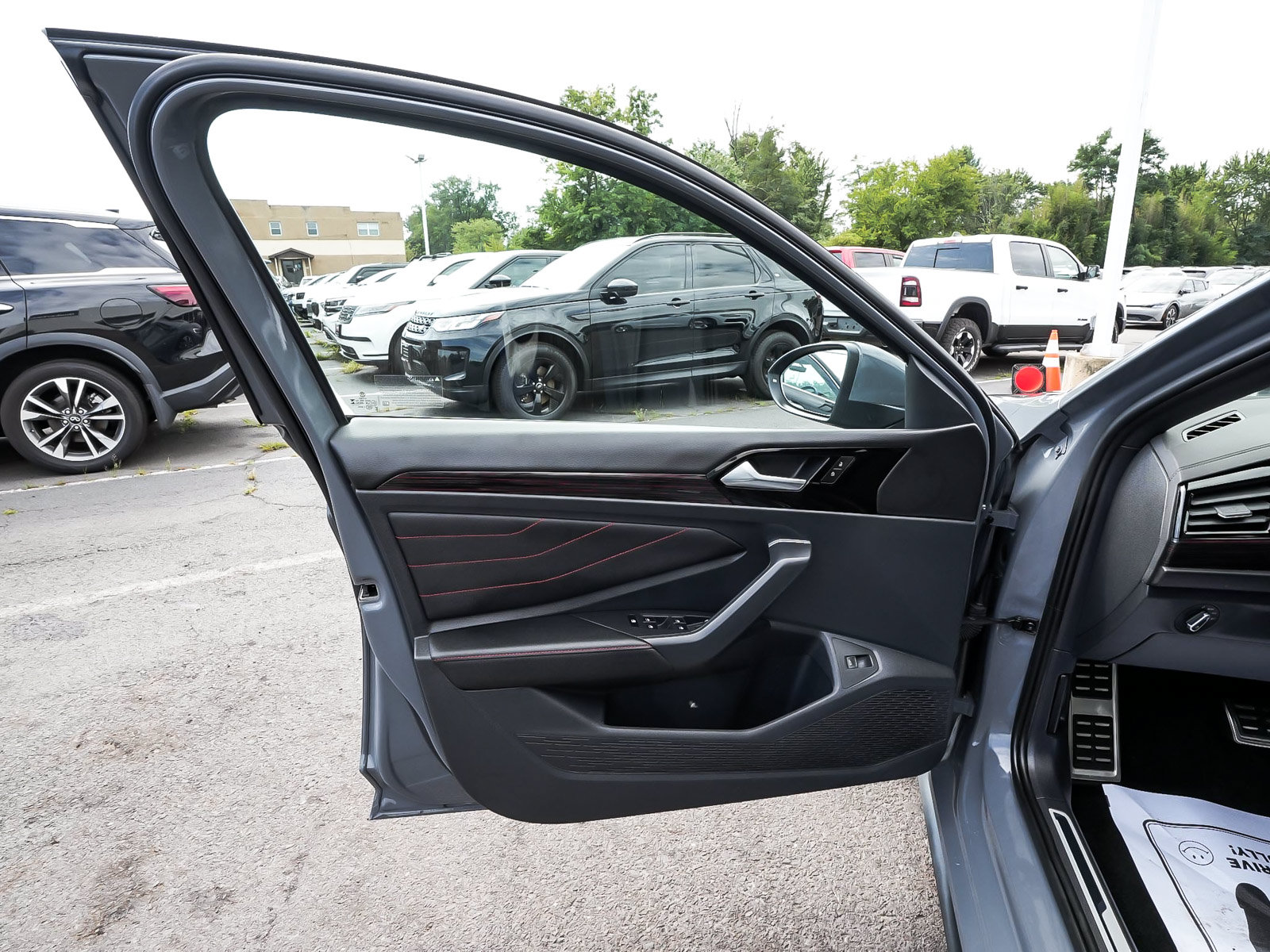 Used 2024 Volkswagen Jetta GLI Autobahn FWD image 11