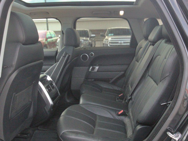 Used 2016 Land Rover Range Rover Sport SE image 28