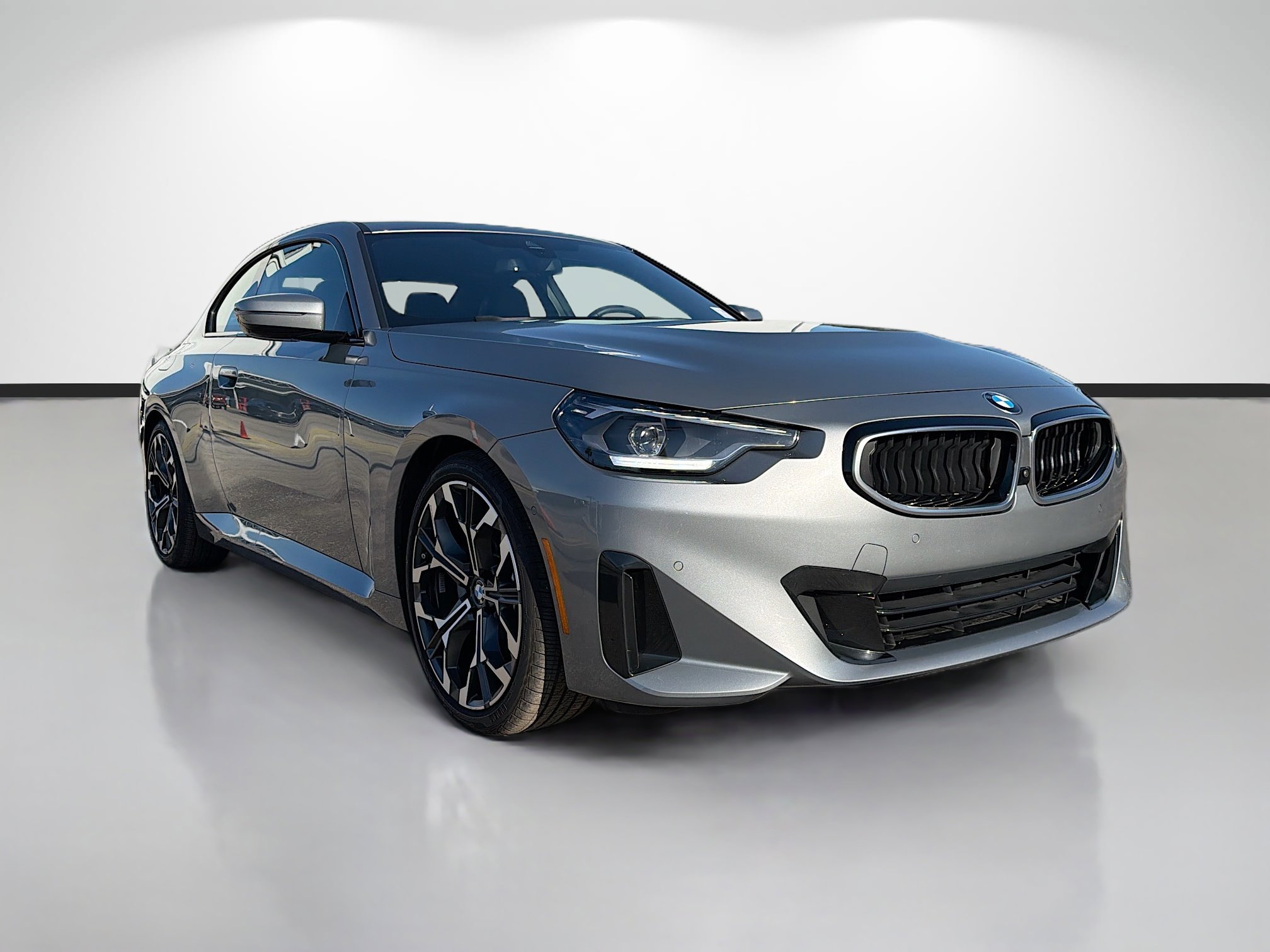 Used 2025 BMW 230i Coupe w/ Parking Assistance Package RWD image 1