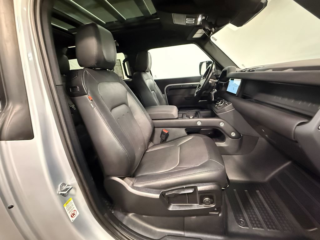 Used 2022 Land Rover Defender 90 X-Dynamic S AWD/4WD image 12