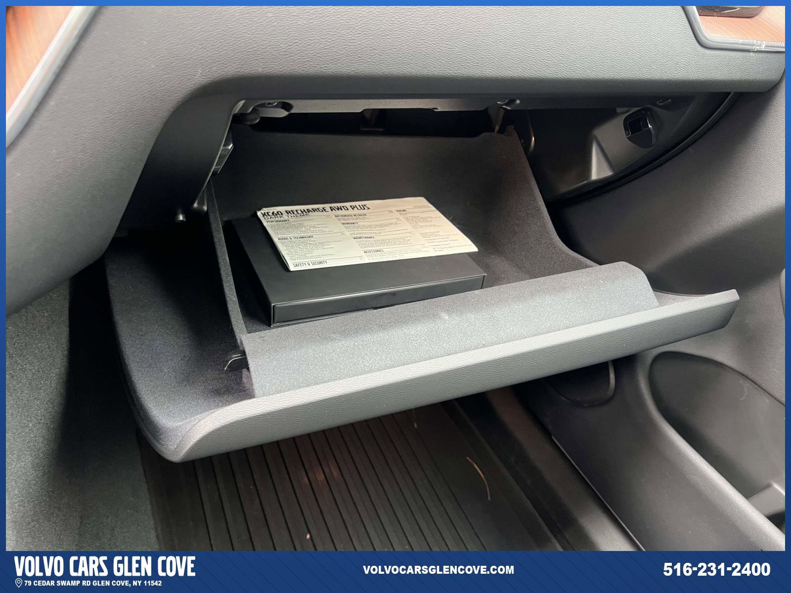 Used 2024 Volvo XC60 T8 Plus w/ Protection Package Premier image 34