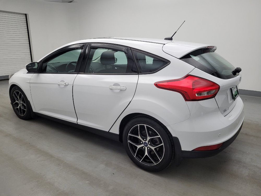 Used 2018 Ford Focus SEL w/ Cold Weather Package FWD image 3