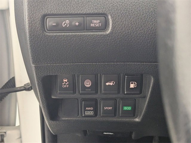 Used 2019 Nissan Rogue SV image 15