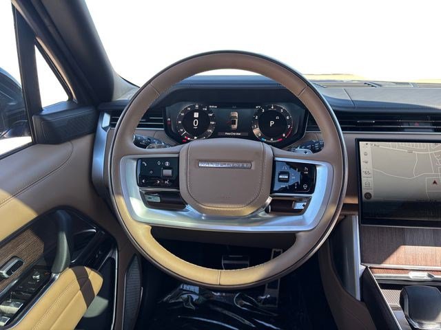 Used 2025 Land Rover Range Rover Autobiography image 15