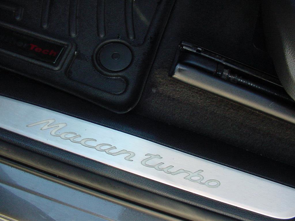 Used 2016 Porsche Macan Turbo image 17