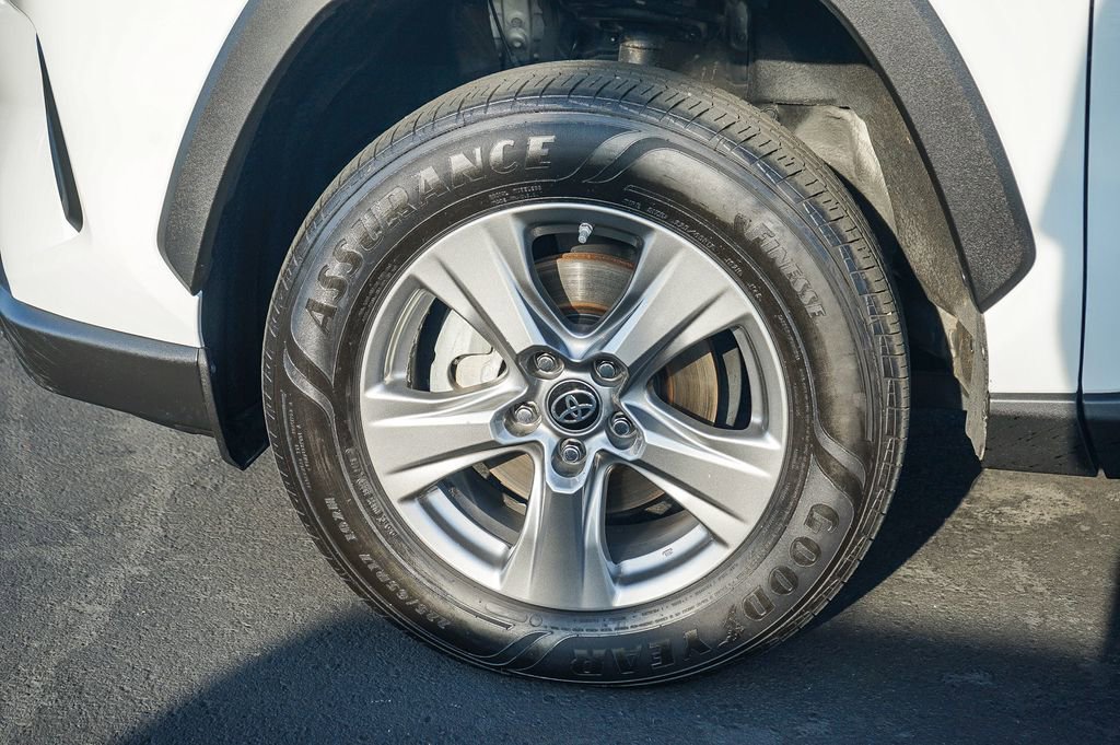 Used 2024 Toyota RAV4 LE AWD/4WD image 11