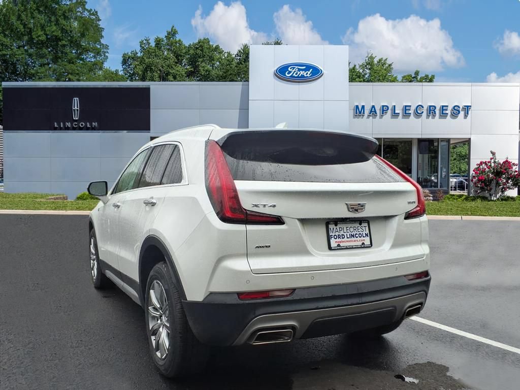 Used 2022 Cadillac XT4 Premium Luxury w/ Enhanced Visibility Package AWD/4WD image 3