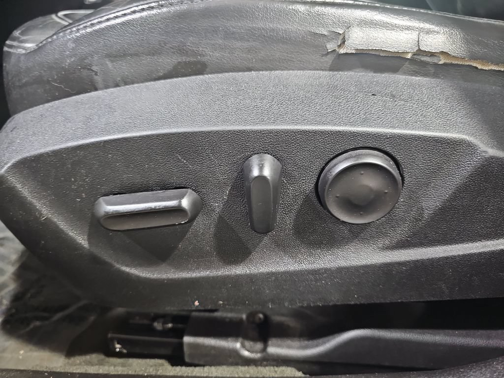 Used 2011 Buick Regal CXL FWD image 31