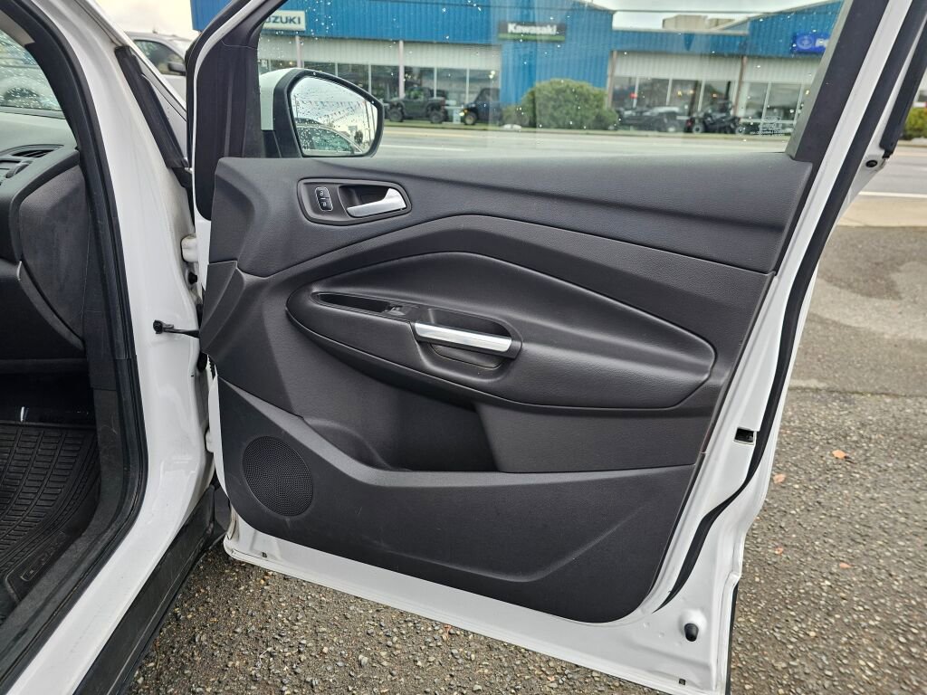 Used 2017 Ford Escape SE w/ Equipment Group 201A image 10