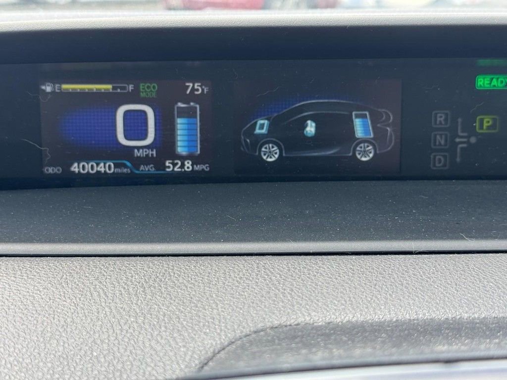 Used 2022 Toyota Prius LE image 17