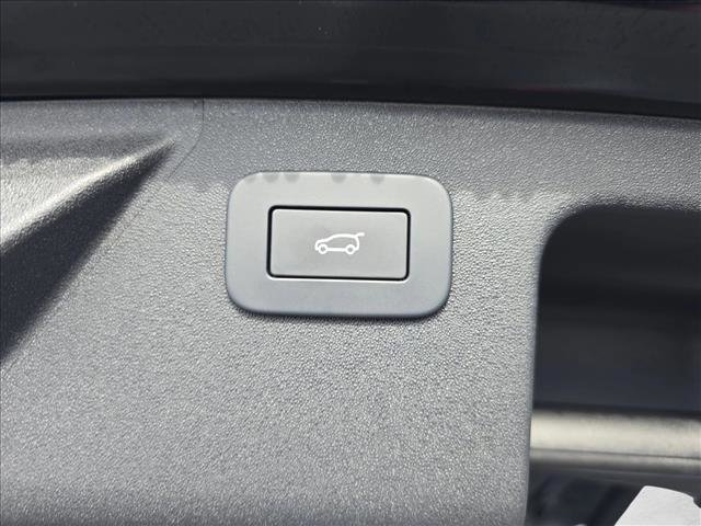 Used 2024 Land Rover Discovery Sport Dynamic SE image 13