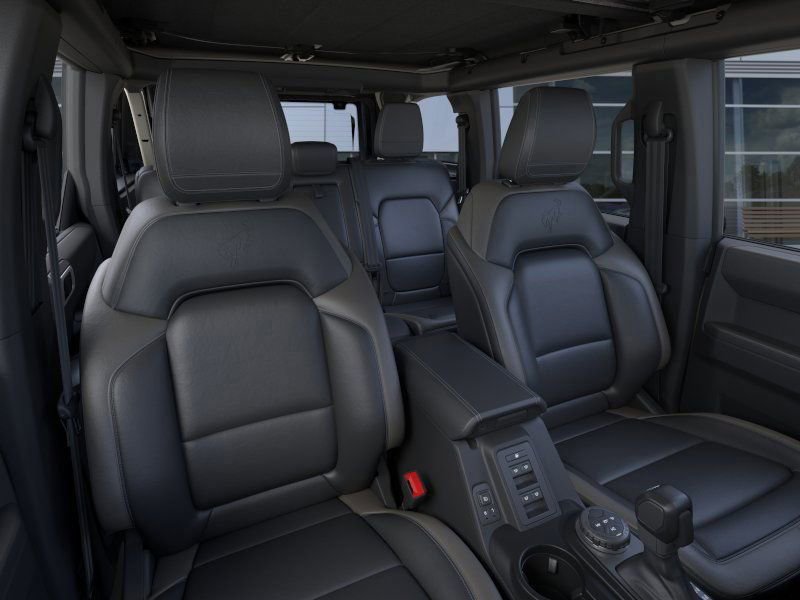 New 2025 Ford Bronco Outer Banks image 4