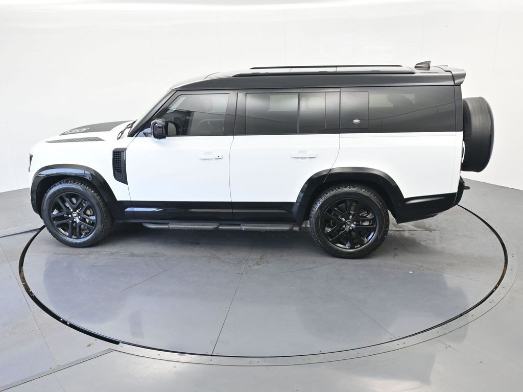 Used 2023 Land Rover Defender 130 X-Dynamic SE AWD/4WD image 24