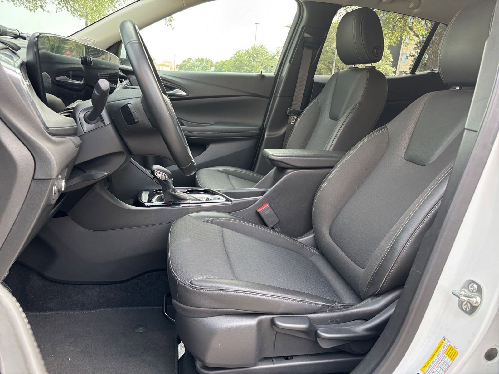 Used 2025 Buick Encore GX Preferred FWD image 22