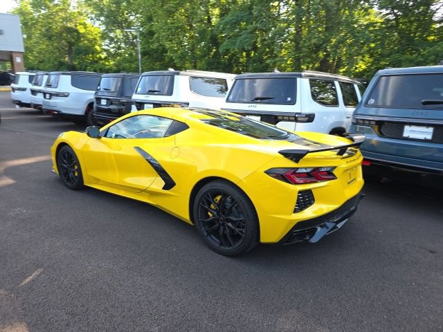 Used 2025 Chevrolet Corvette Stingray Preferred Cpe w/ Z51 Performance Package RWD image 3