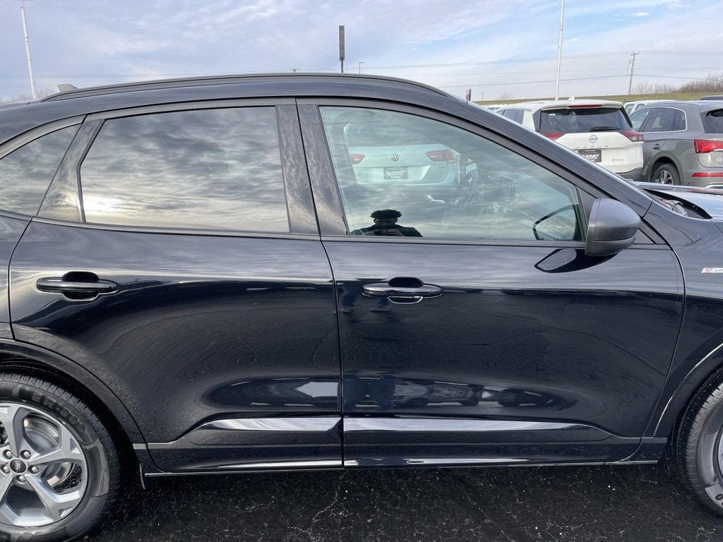 Used 2024 Ford Escape ST-Line image 31