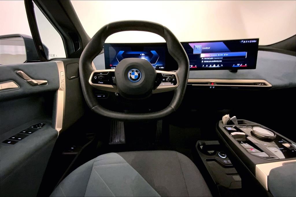 Certified 2024 BMW iX xDrive50 w/ Premium Package AWD/4WD image 4