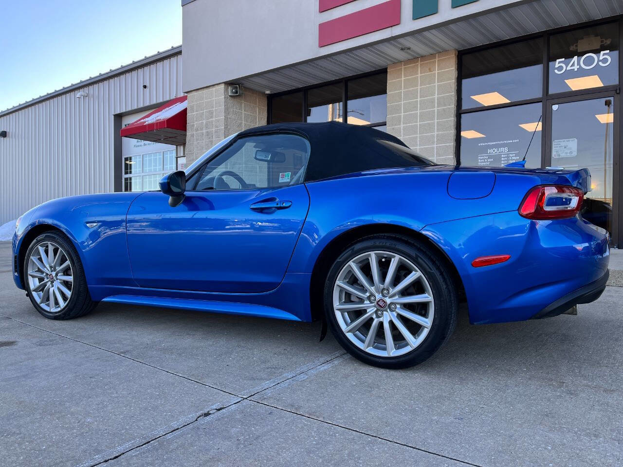 Used 2017 FIAT 124 Spider Lusso image 3