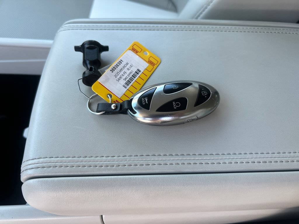 Used 2025 Hyundai Santa Fe SEL AWD/4WD image 28