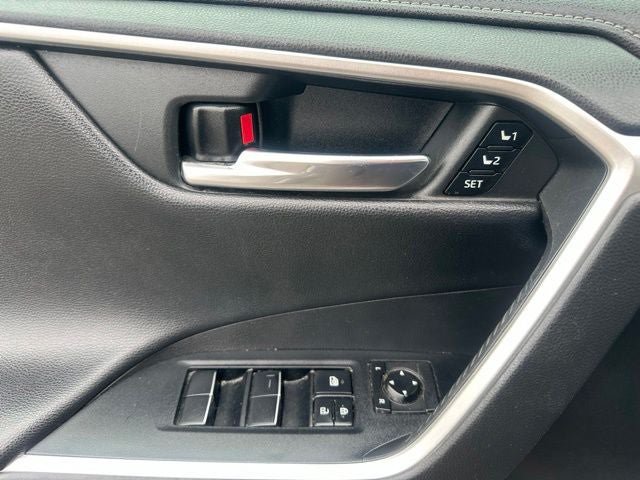 Used 2020 Toyota RAV4 Limited w/ Carpet Mat Package AWD/4WD image 32