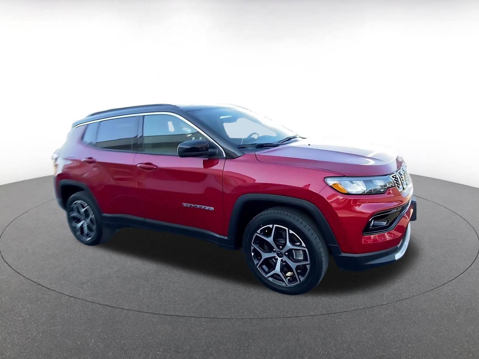 Used 2025 Jeep Compass Limited AWD/4WD image 2