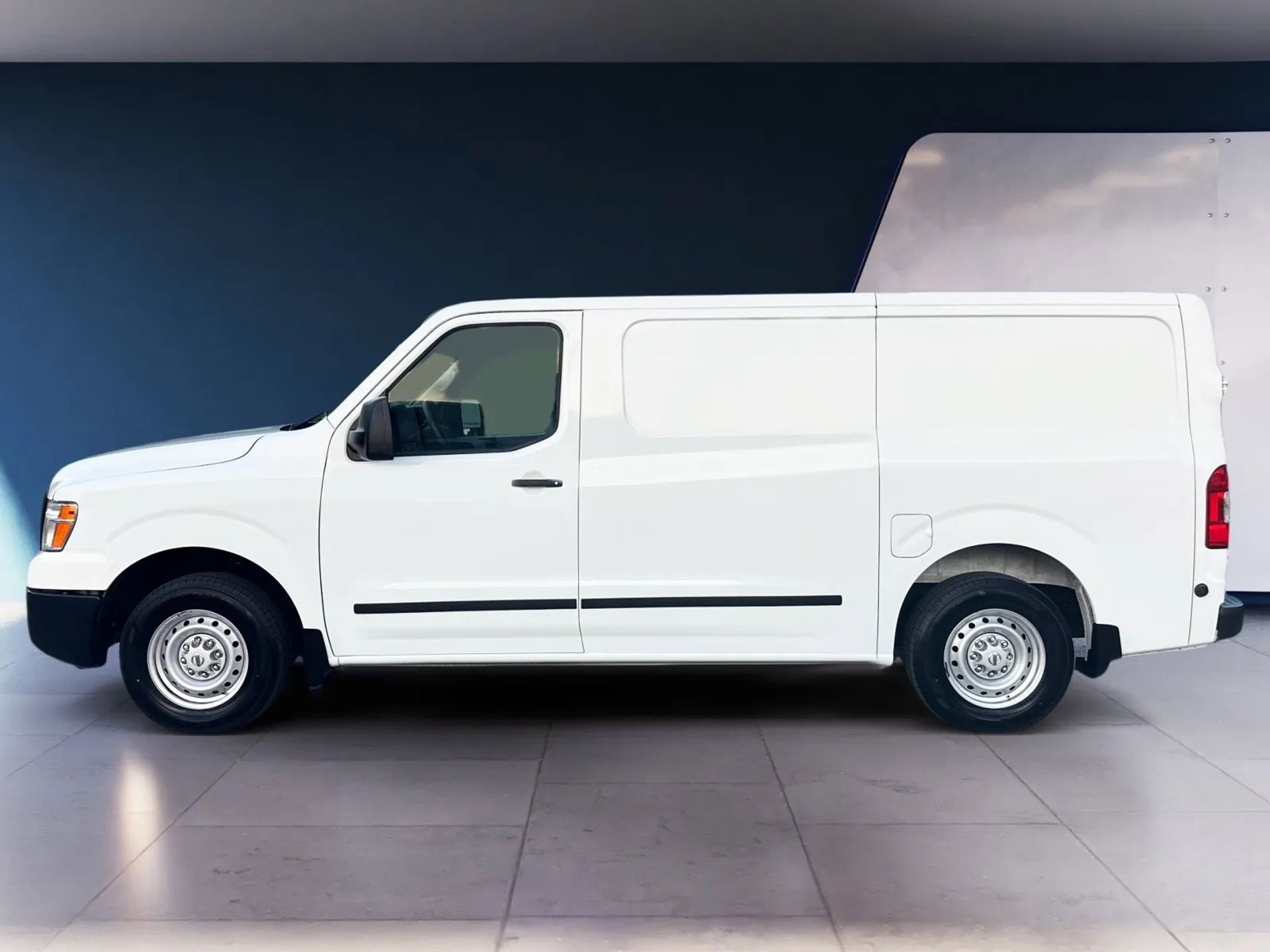 Used 2020 Nissan NV 2500 S image 2