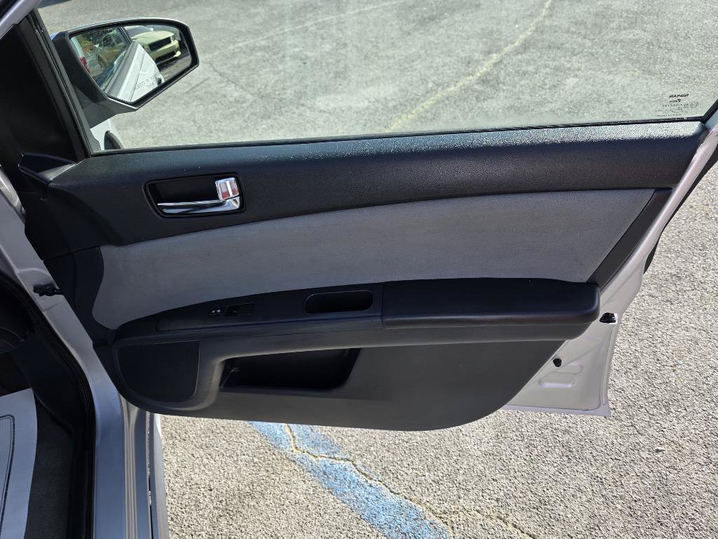 Used 2012 Nissan Sentra 2.0 SR w/ Special Edition Pkg FWD image 22