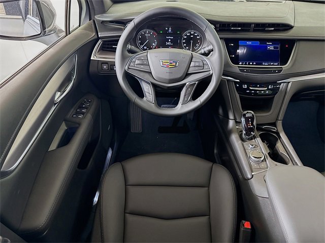 New 2025 Cadillac XT5 Luxury image 15