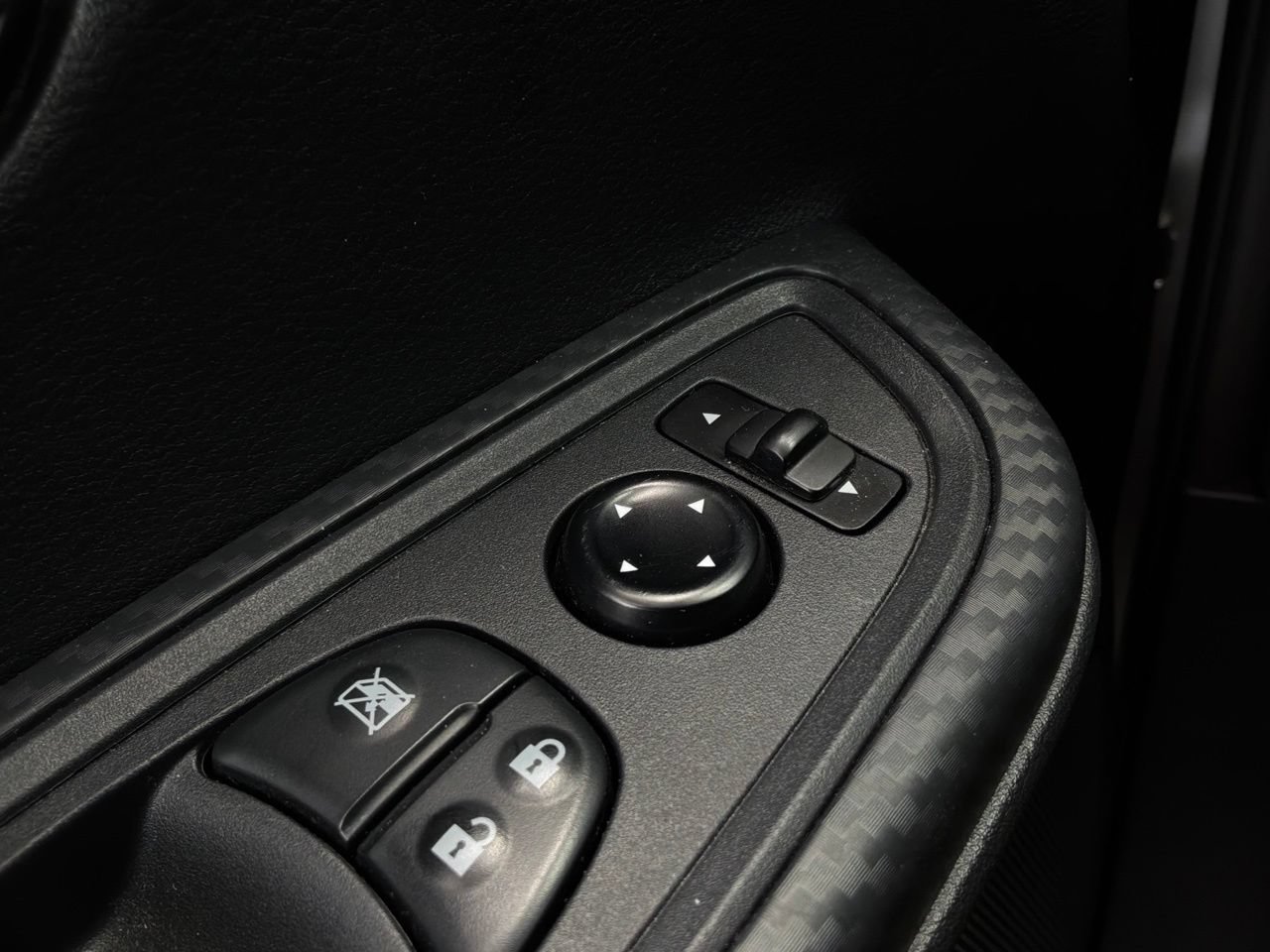 Used 2025 Nissan Versa SV FWD image 22