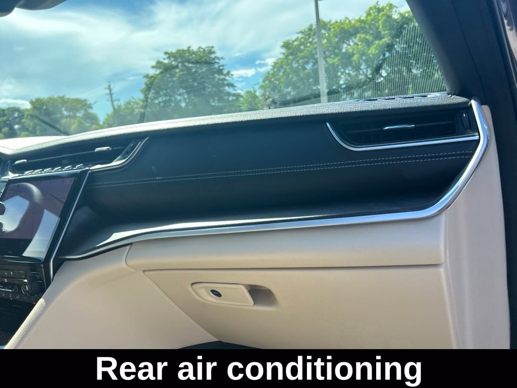Certified 2025 Jeep Grand Cherokee L Limited w/ Luxury Tech Group II AWD/4WD image 25