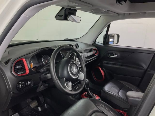 Used 2015 Jeep Renegade Trailhawk w/ Premium Leather Group image 21