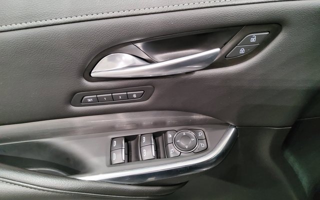 Used 2024 Cadillac XT4 Premium Luxury image 25