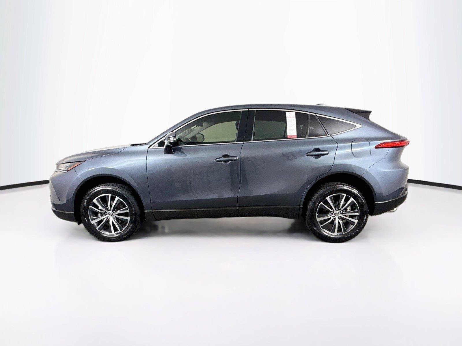 Used 2022 Toyota Venza LE AWD/4WD image 12