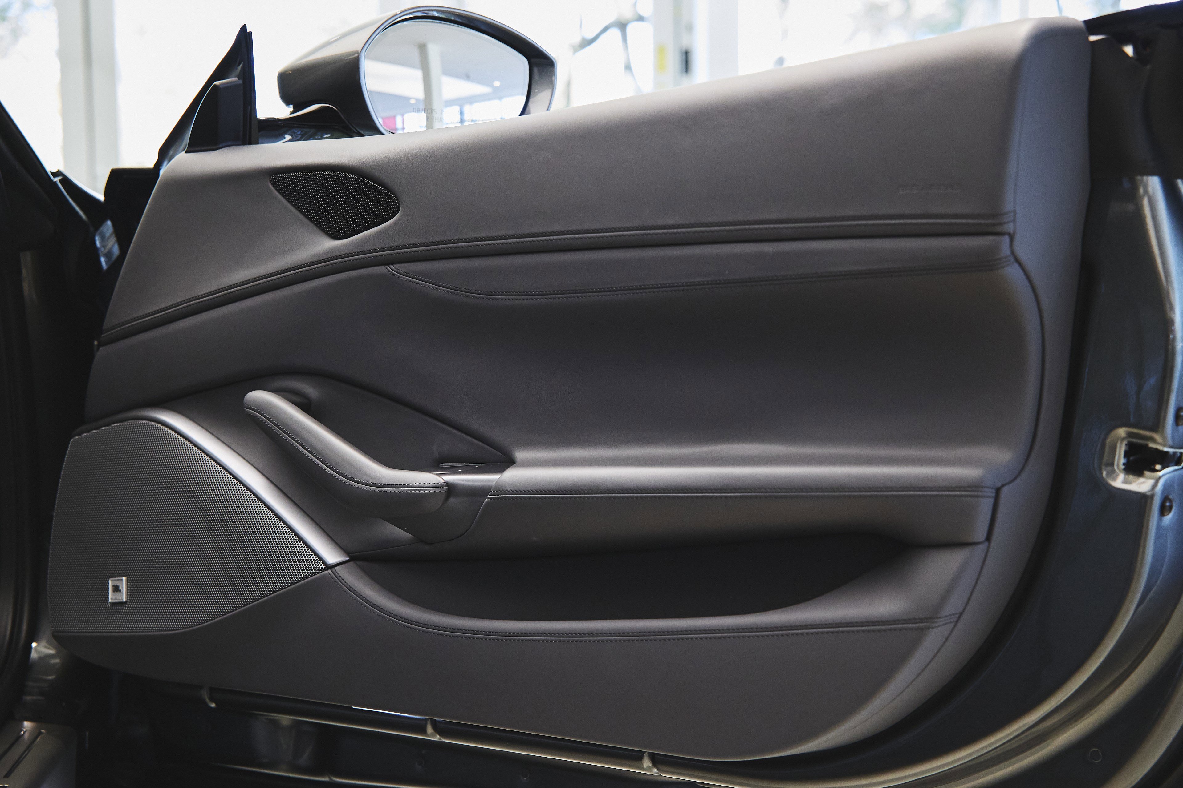 Used 2019 Ferrari Portofino RWD image 46