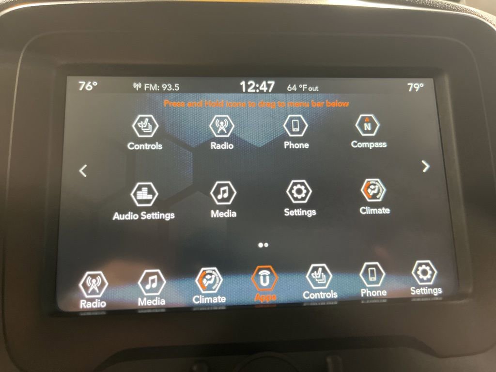 Used 2019 Jeep Renegade Latitude w/ Cold Weather Group image 23