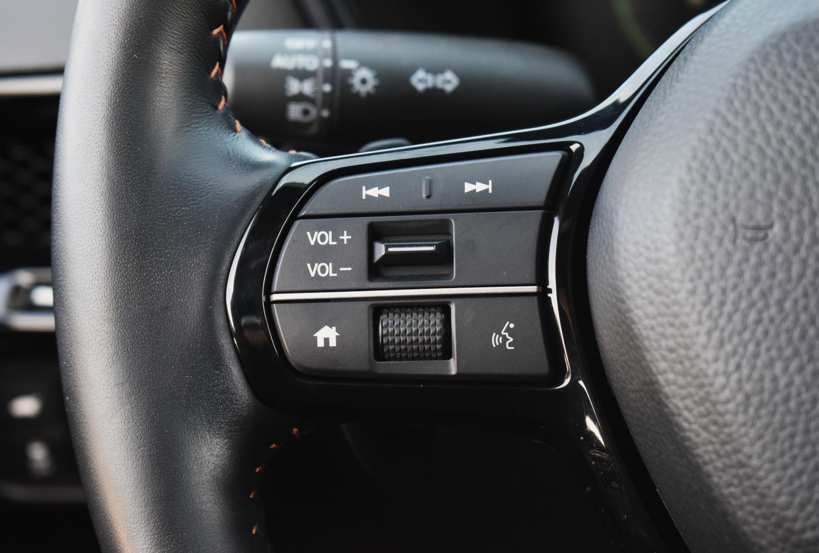 Used 2025 Honda CR-V Sport Touring image 6