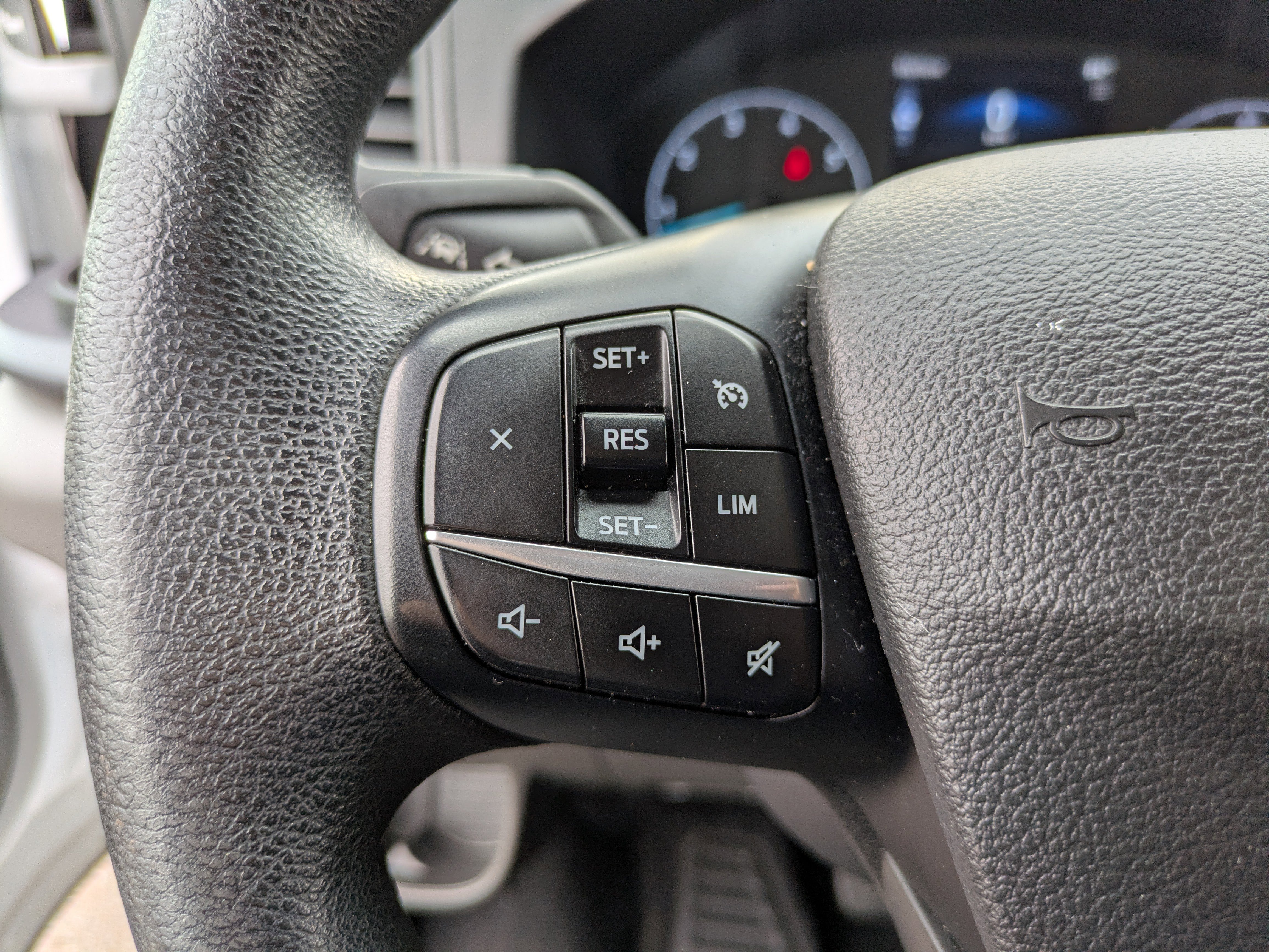 Used 2023 Ford Transit 350 XLT image 28