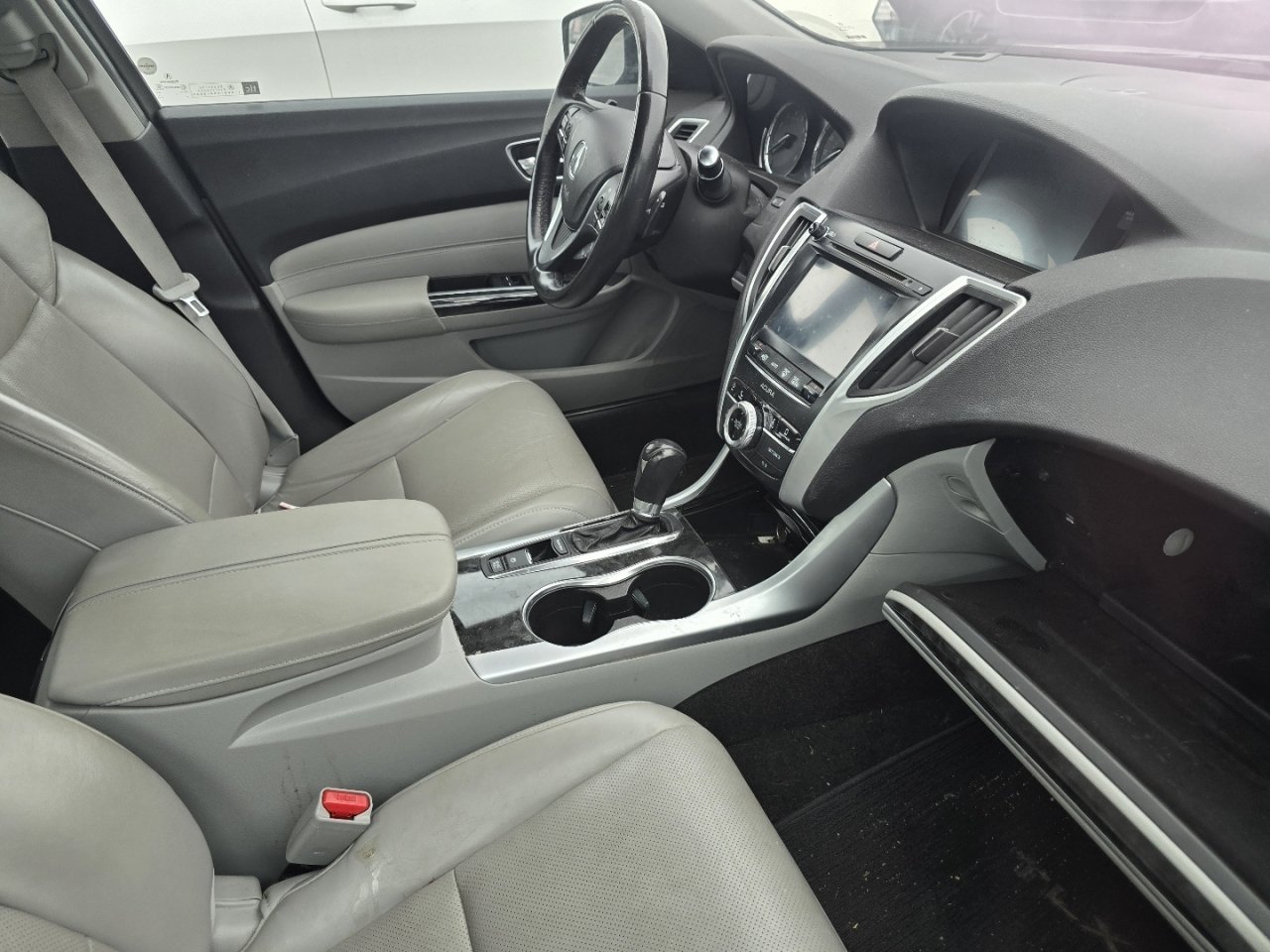 Used 2018 Acura TLX w/ Technology Package FWD image 11