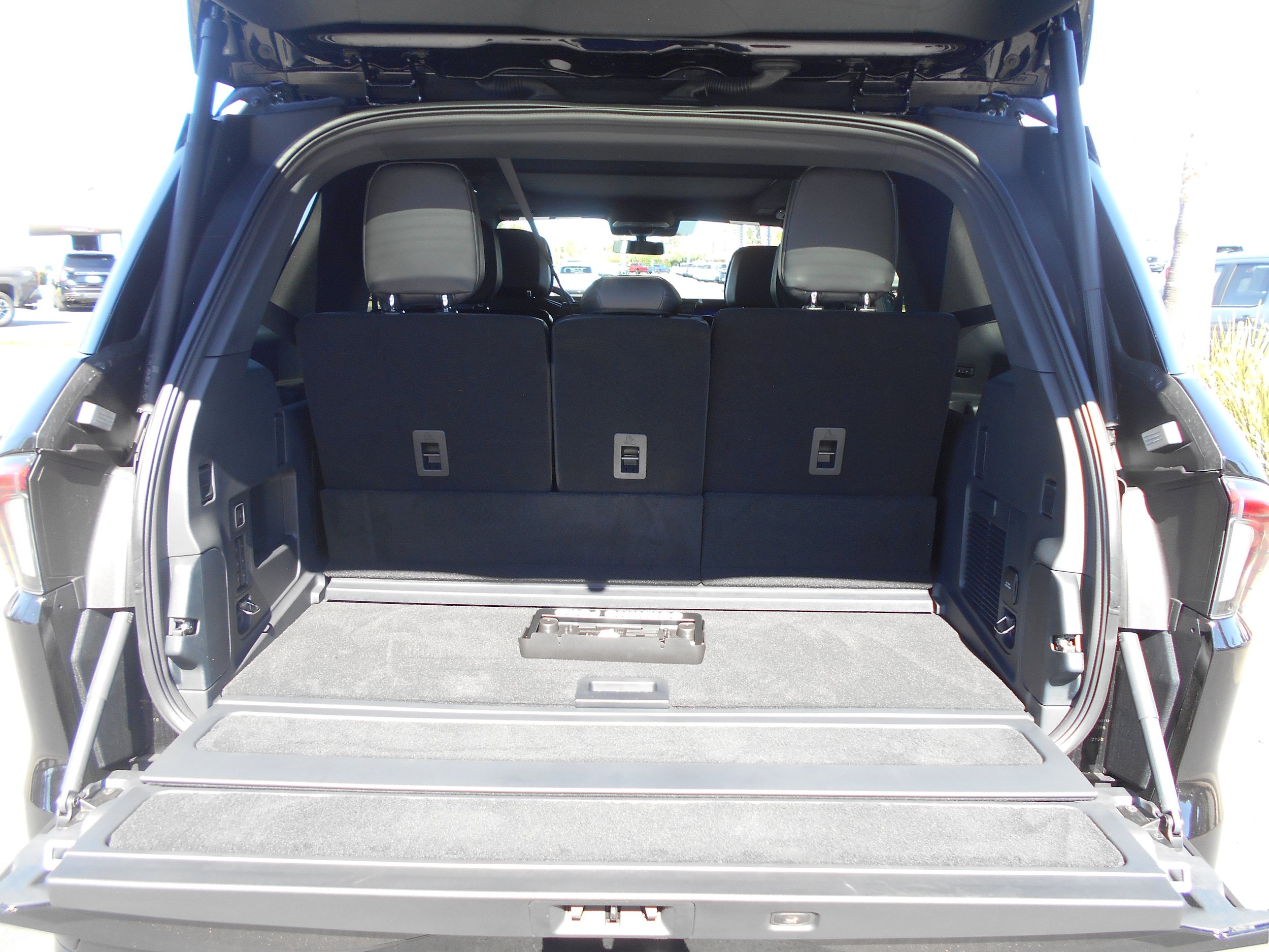 Used 2026 Lincoln Navigator Reserve w/ Jet Appearance Package AWD/4WD image 9