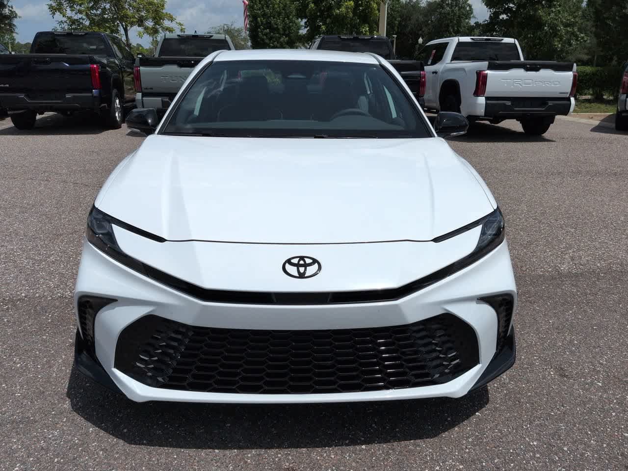 New 2026 Toyota Camry Hybrid FWD image 9