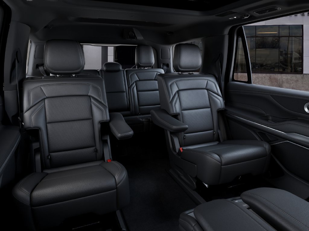 New 2027 Lincoln Navigator Reserve w/ Jet Appearance Package AWD/4WD image 11