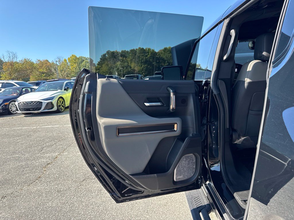 Used 2024 GMC Hummer EV 2X AWD/4WD image 29